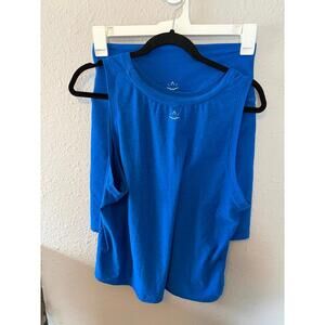 Beyond Yoga blue set size XL. Oversized tank and biker shorts. EUC. Soft, brushe